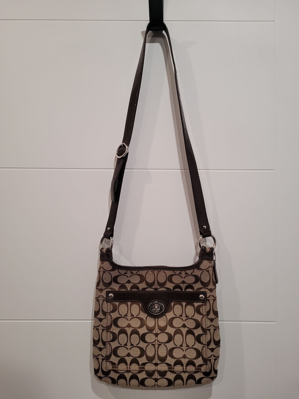 Coach Coco/Chocolate Brown Signature Canvas Classic TurnLock Crossbody Bag - Picture 2 of 11